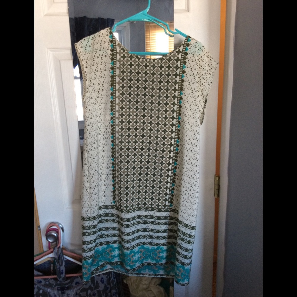 Beautiful Old Navy shift dress